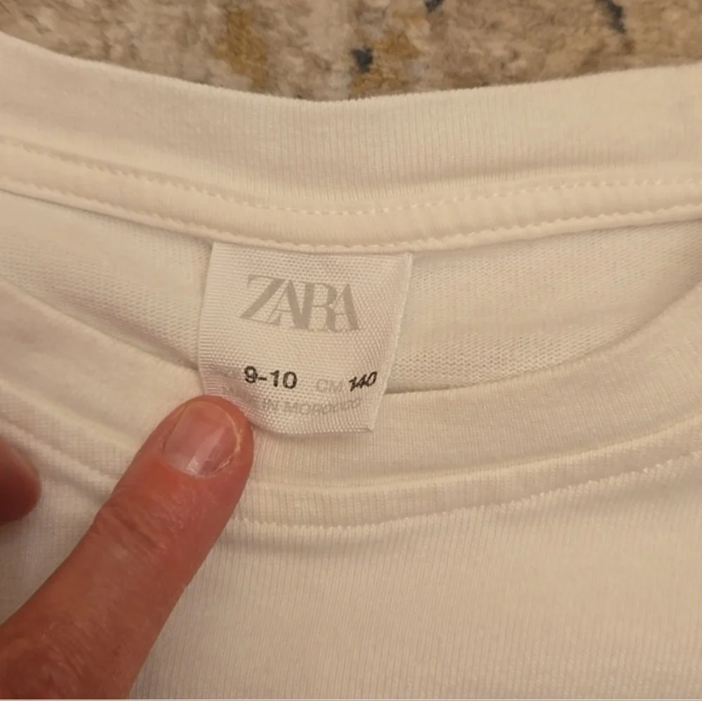 Zara   New York Graphic Tee